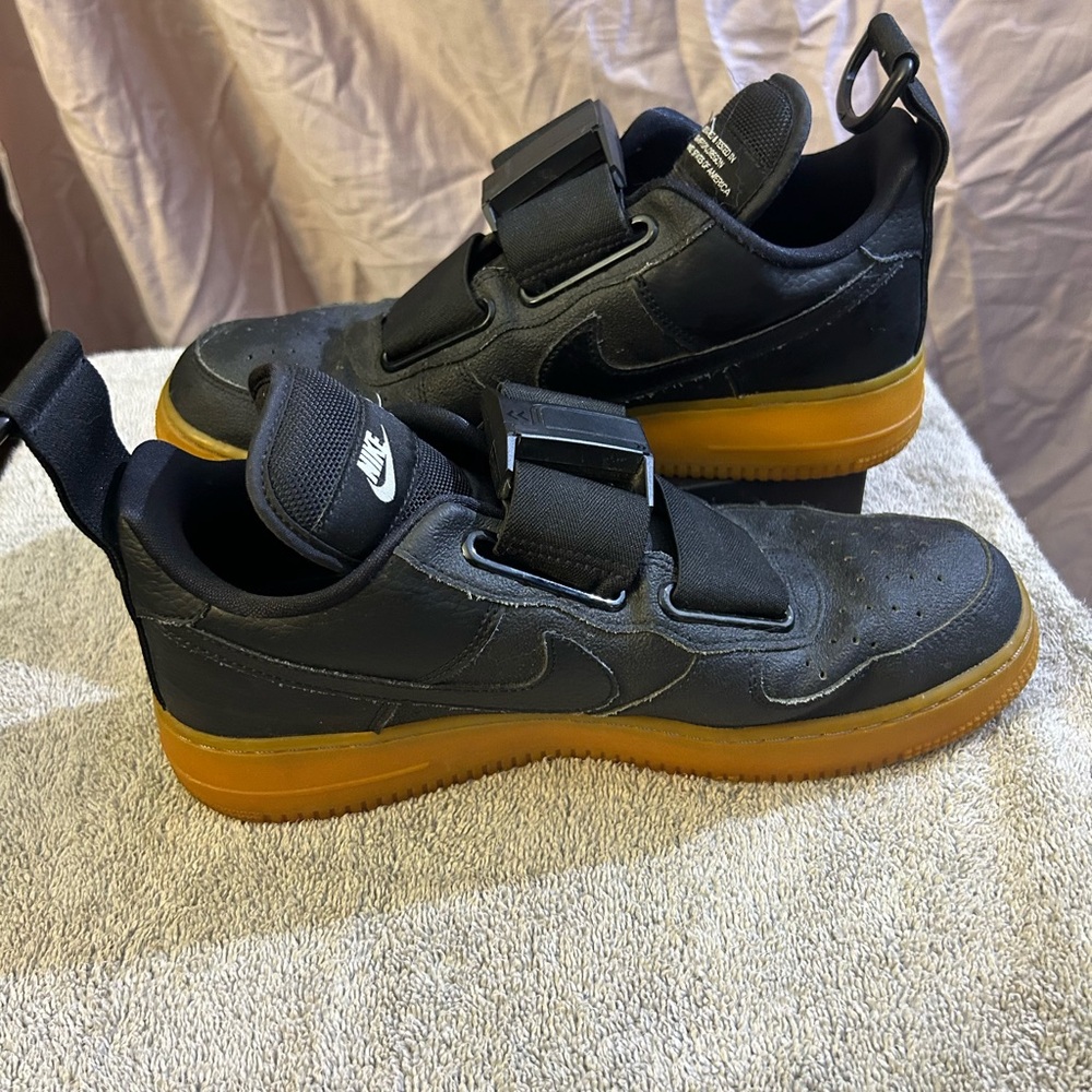 Black Nike Air Force 1 Utility